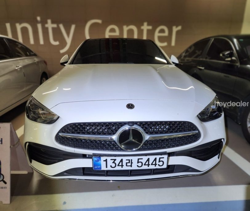 2025 Mercedes-Benz C200 AMG LINE